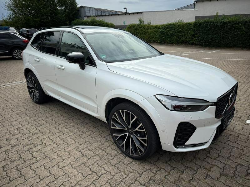 Volvo XC60 B5 R-Design
