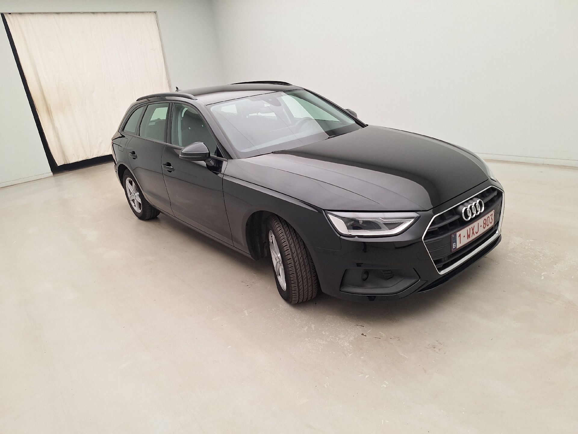 Audi A4 Avant 30 TDI Business