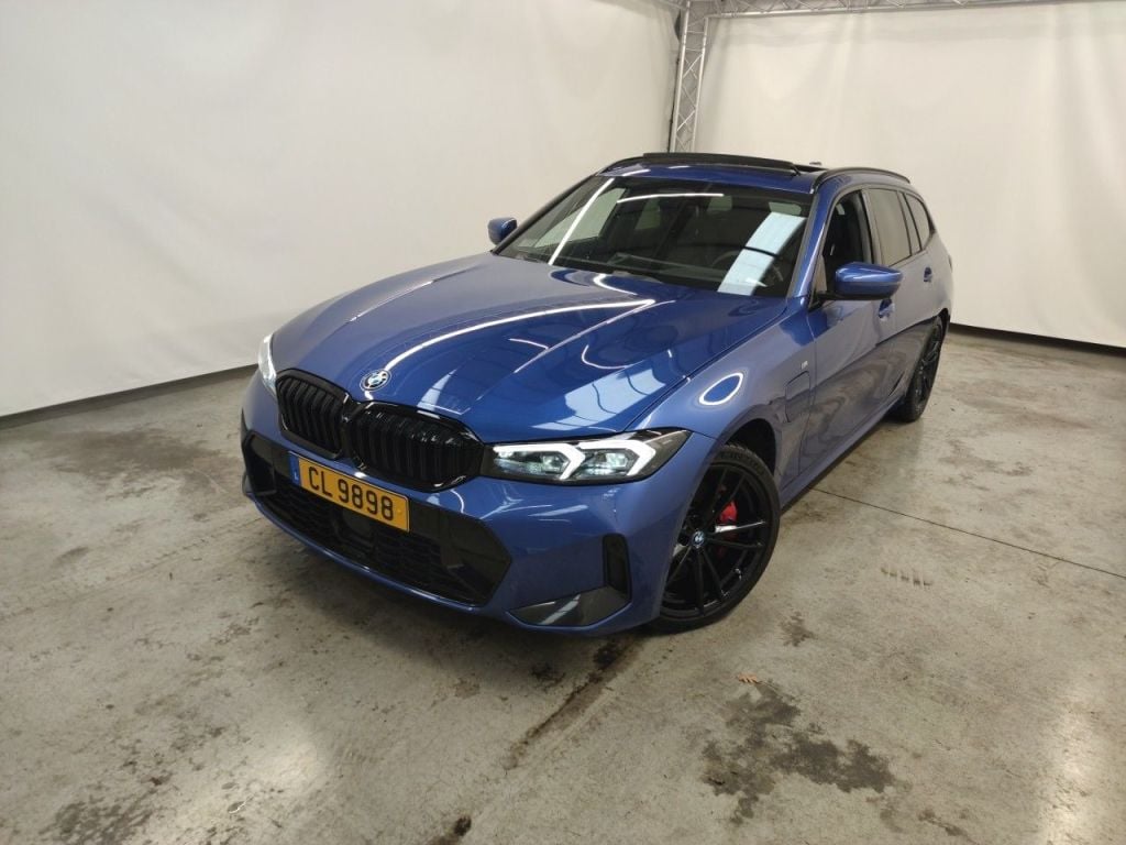 BMW 3 Reeks Touring 330e xDrive (215 kW) 5d