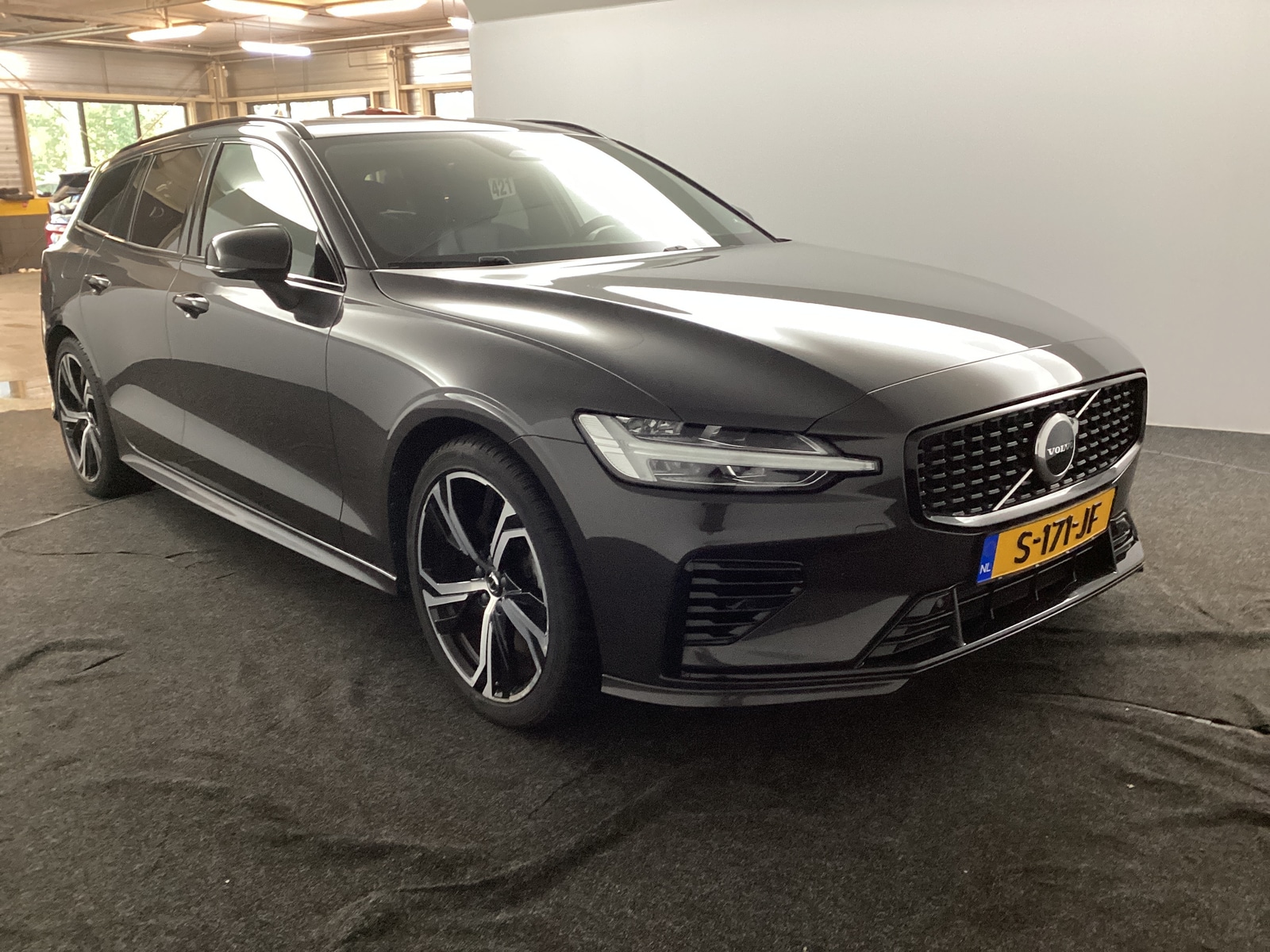 Volvo V60 T6 Plus Dark