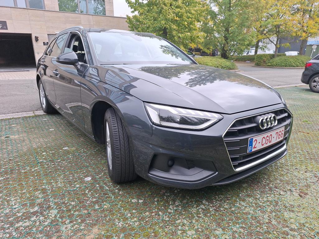 Audi A4 Avant 30 TDI Attraction