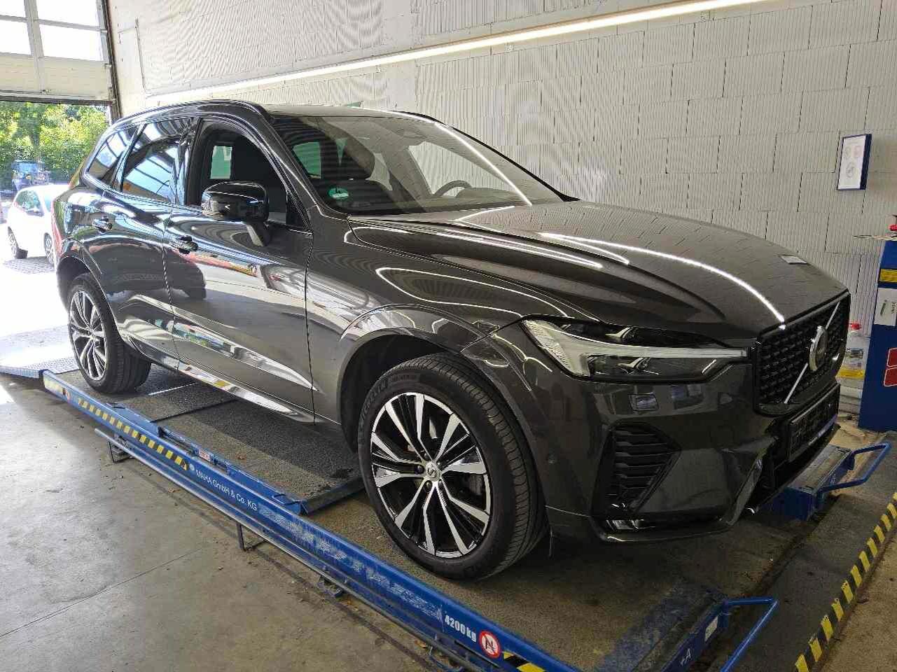 Volvo XC60 B5 Ultra Dark