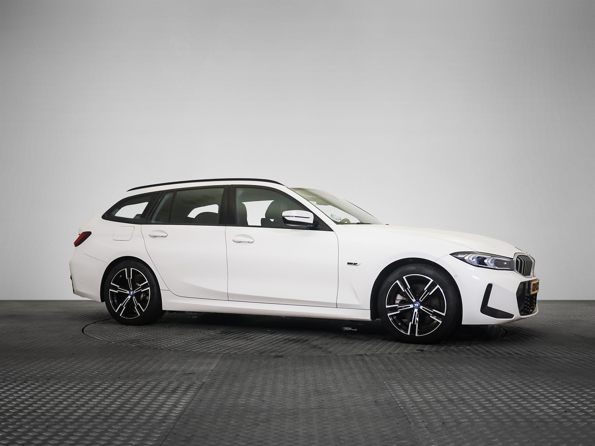 BMW 3 Series Touring 330e