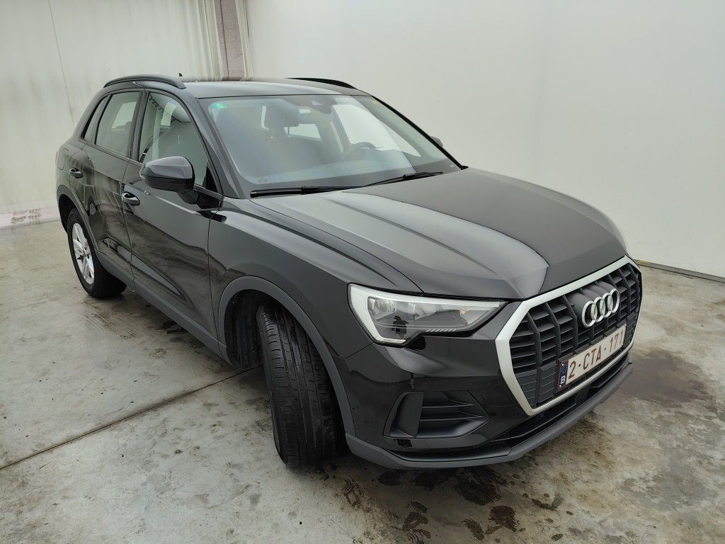 Audi Q3 45 TFSIe Attraction