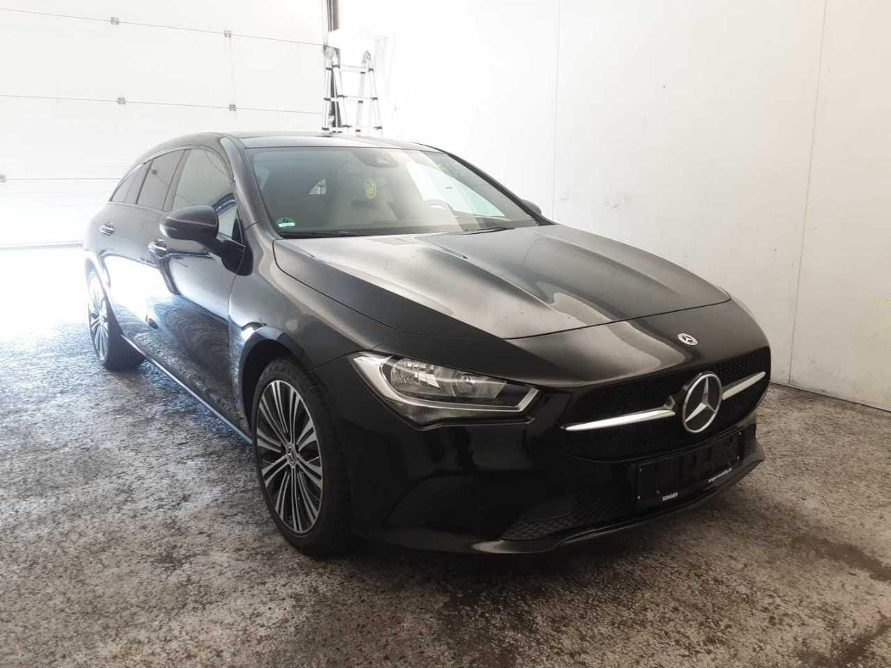 Mercedes-Benz CLA Shooting Brake 220d Progressive
