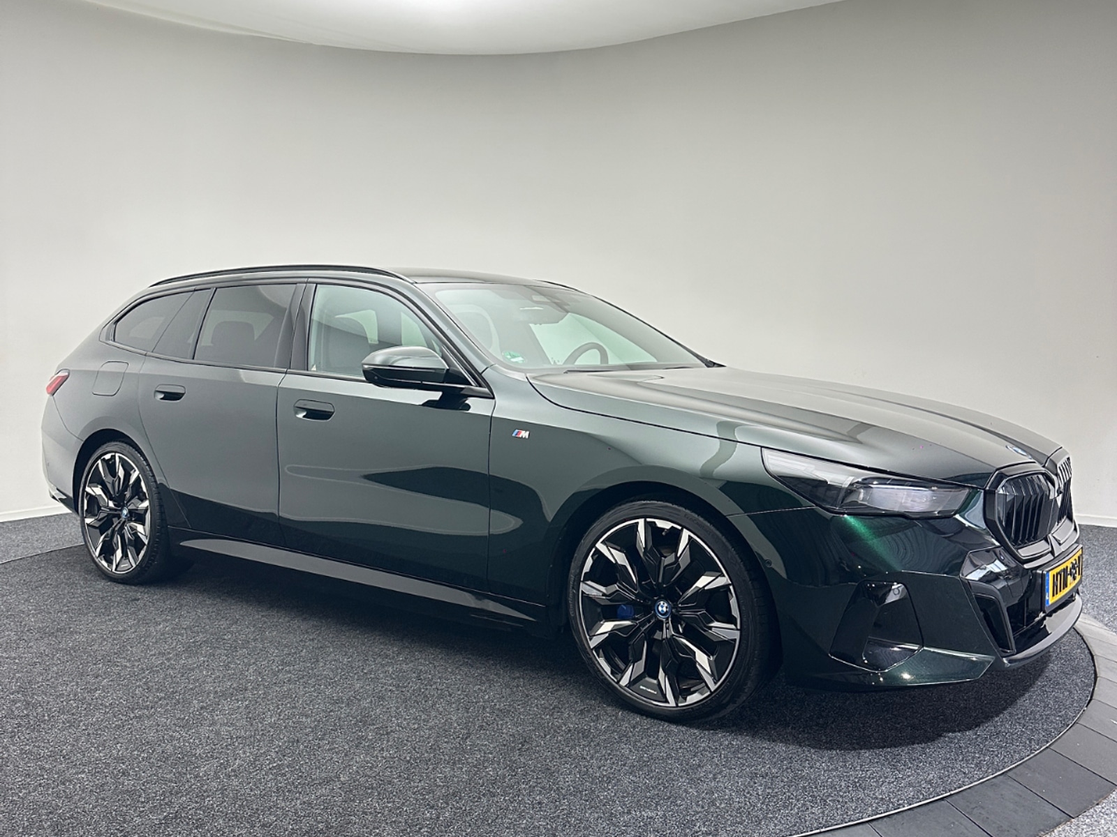 BMW 5 Series Touring 550i