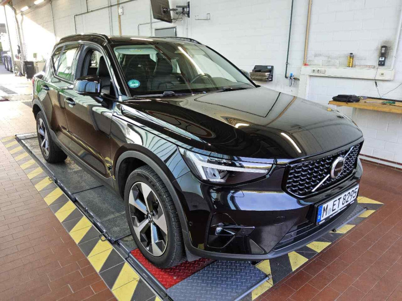 Volvo XC40 B4 Plus Dark