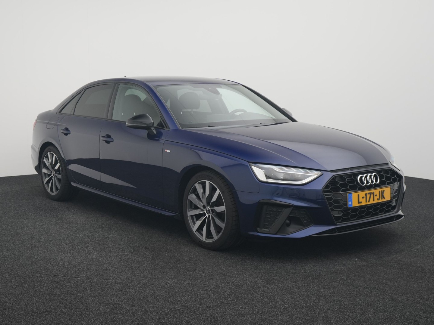 Audi A4 45 TFSI S Line