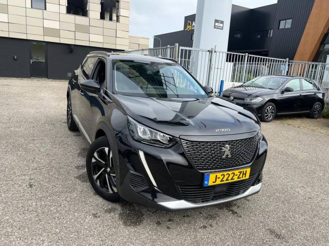 Peugeot 2008 1.2i Allure