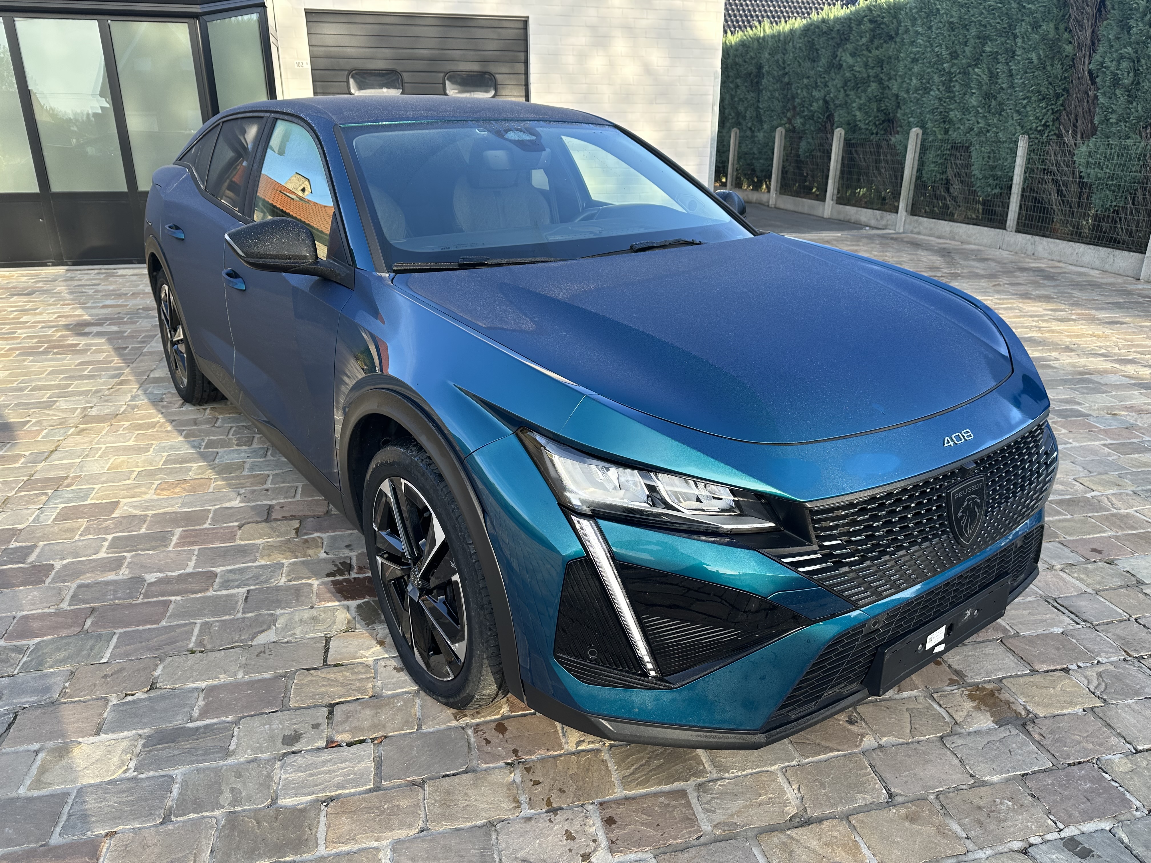 Peugeot 408 1.2i Allure Pack
