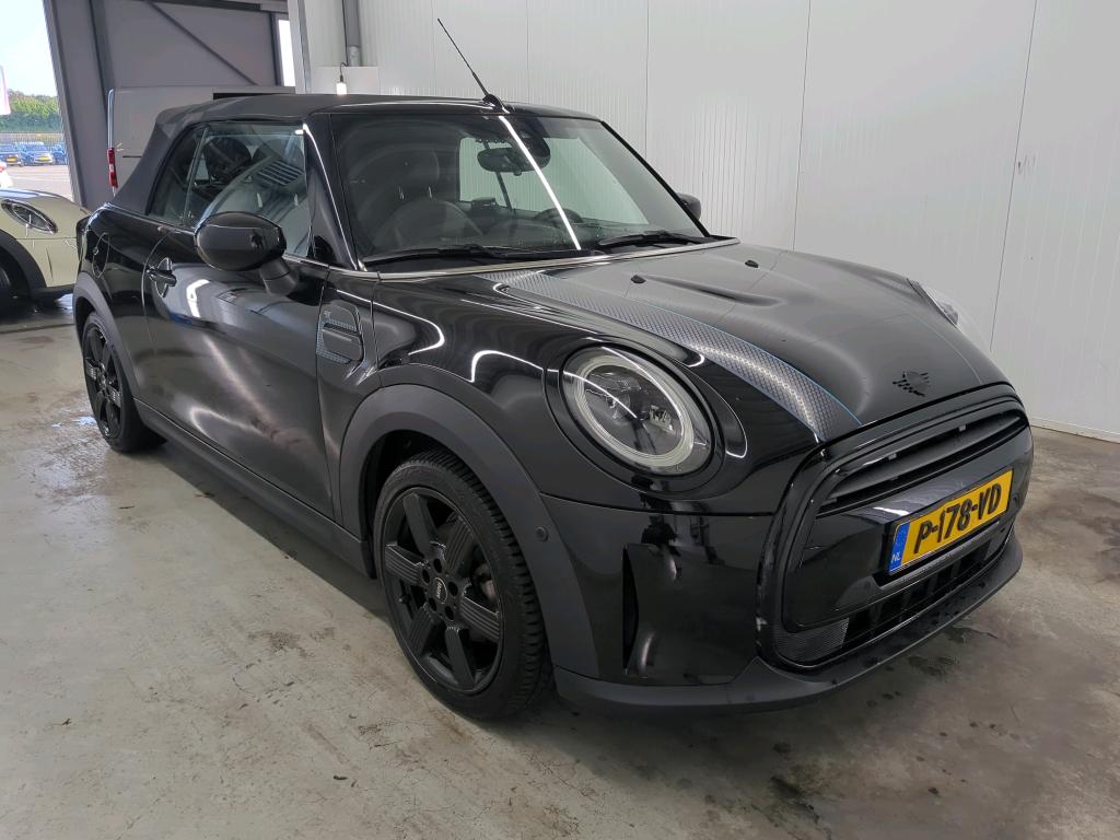 MINI Cabrio Cooper 1.5 Sidewalk