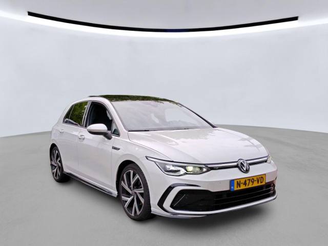 Volkswagen Golf 1.5 eTSI R-Line