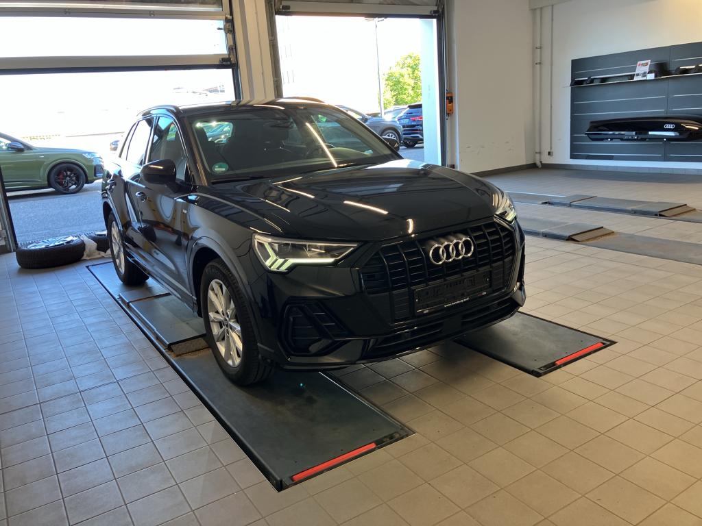 Audi Q3 35 TFSI S Line