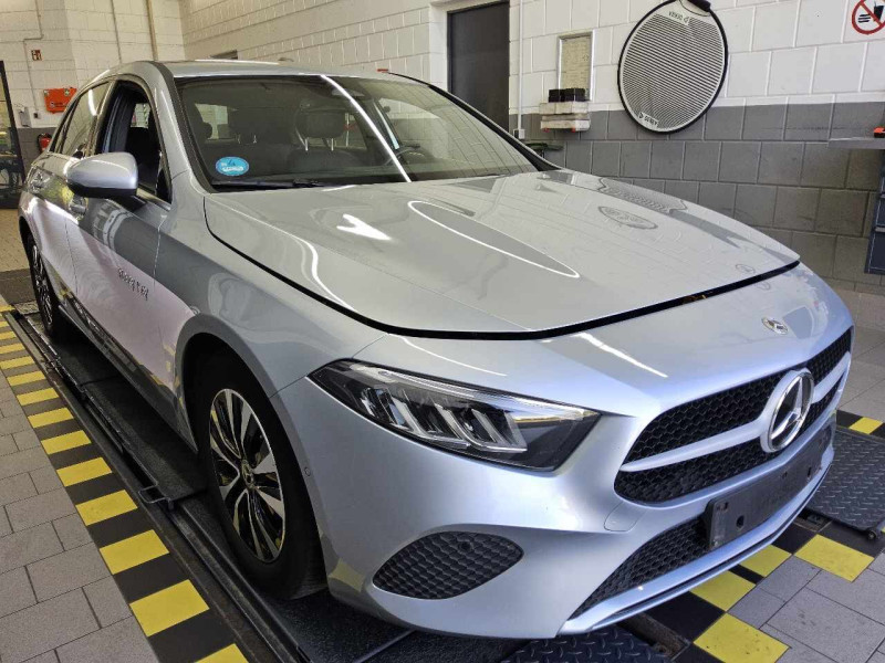 Mercedes-Benz A 180d