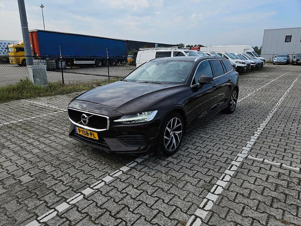 Volvo V60 T6 Momentum Pro