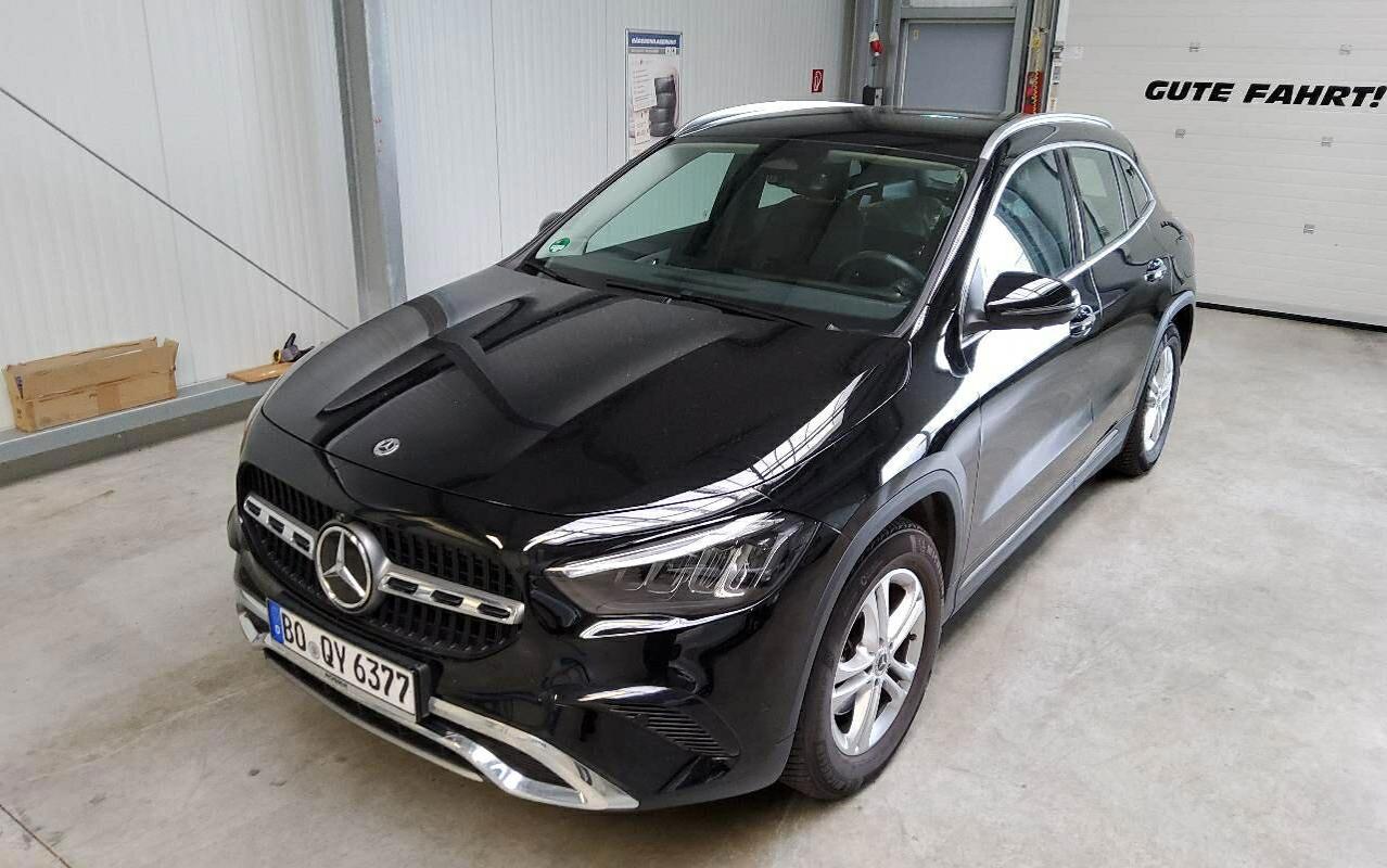 Mercedes-Benz GLA 200 progressive