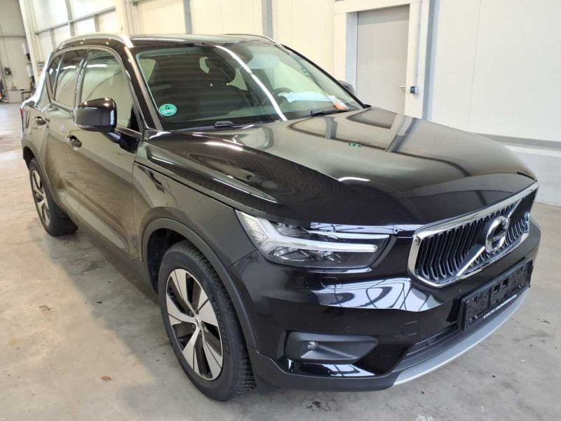 Volvo XC40 T2 Momentum Pro