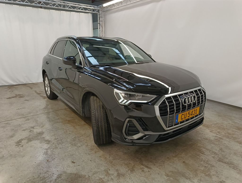 Audi Q3 45 TFSIe S Line