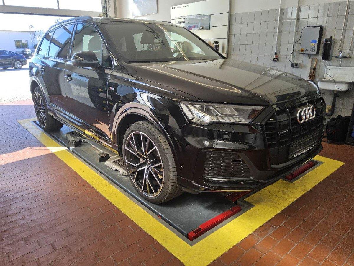 Audi Q7 50 TDI S Line