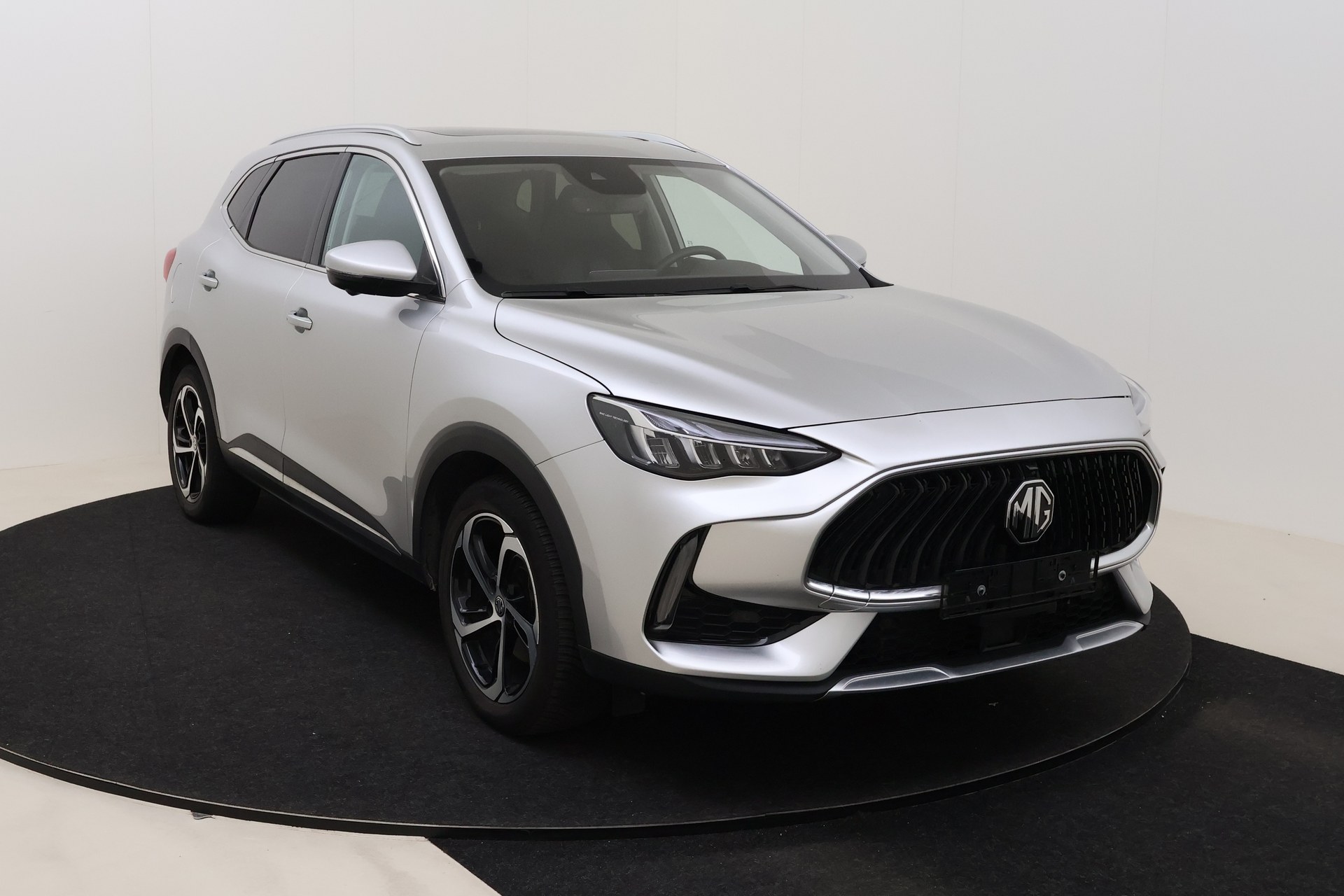 MG EHS 1.5 Luxury