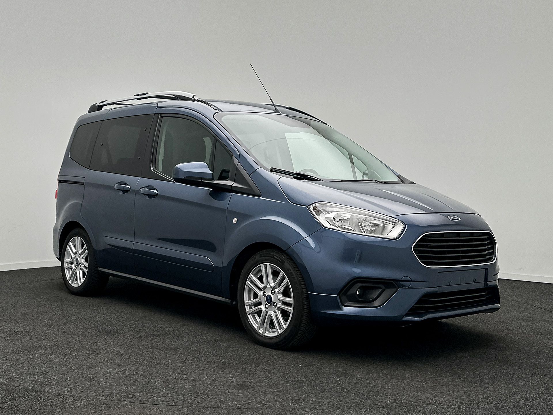 Ford Tourneo Courier 1.5 TDCi Titanium