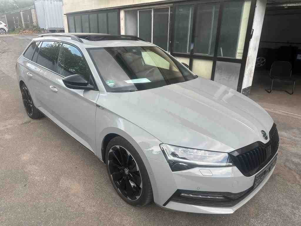 Škoda Superb Combi 2.0 TSI Sportline