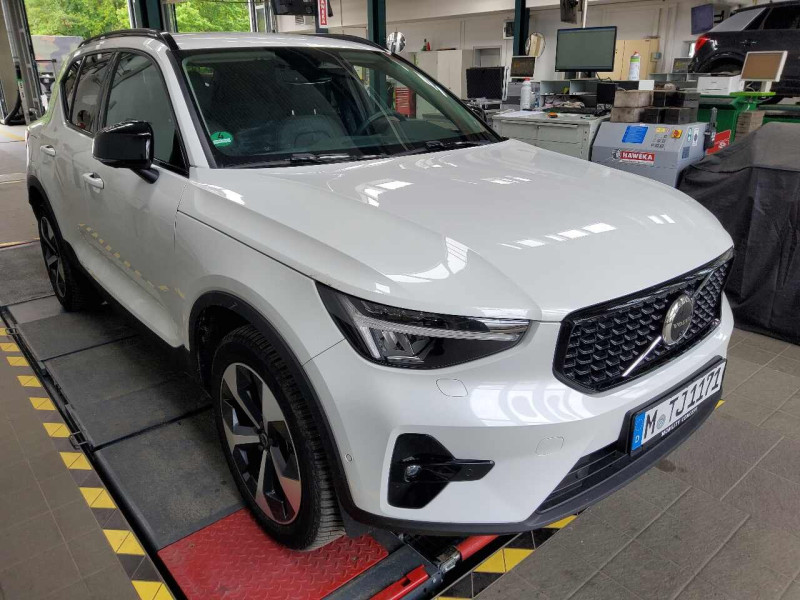Volvo XC40 B4 Plus Dark