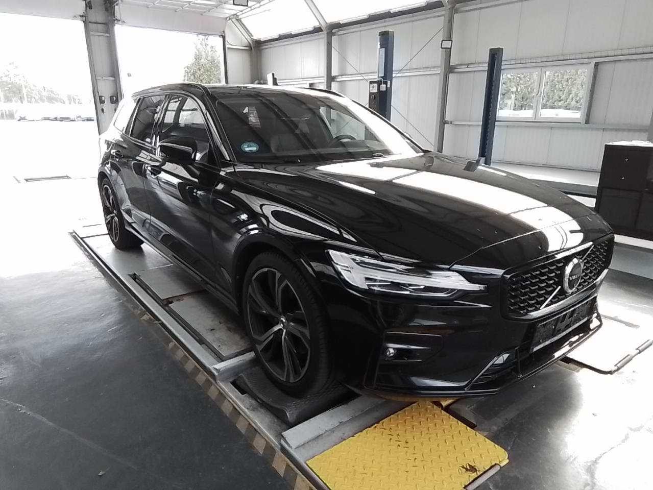 Volvo V60 B4 Plus Dark