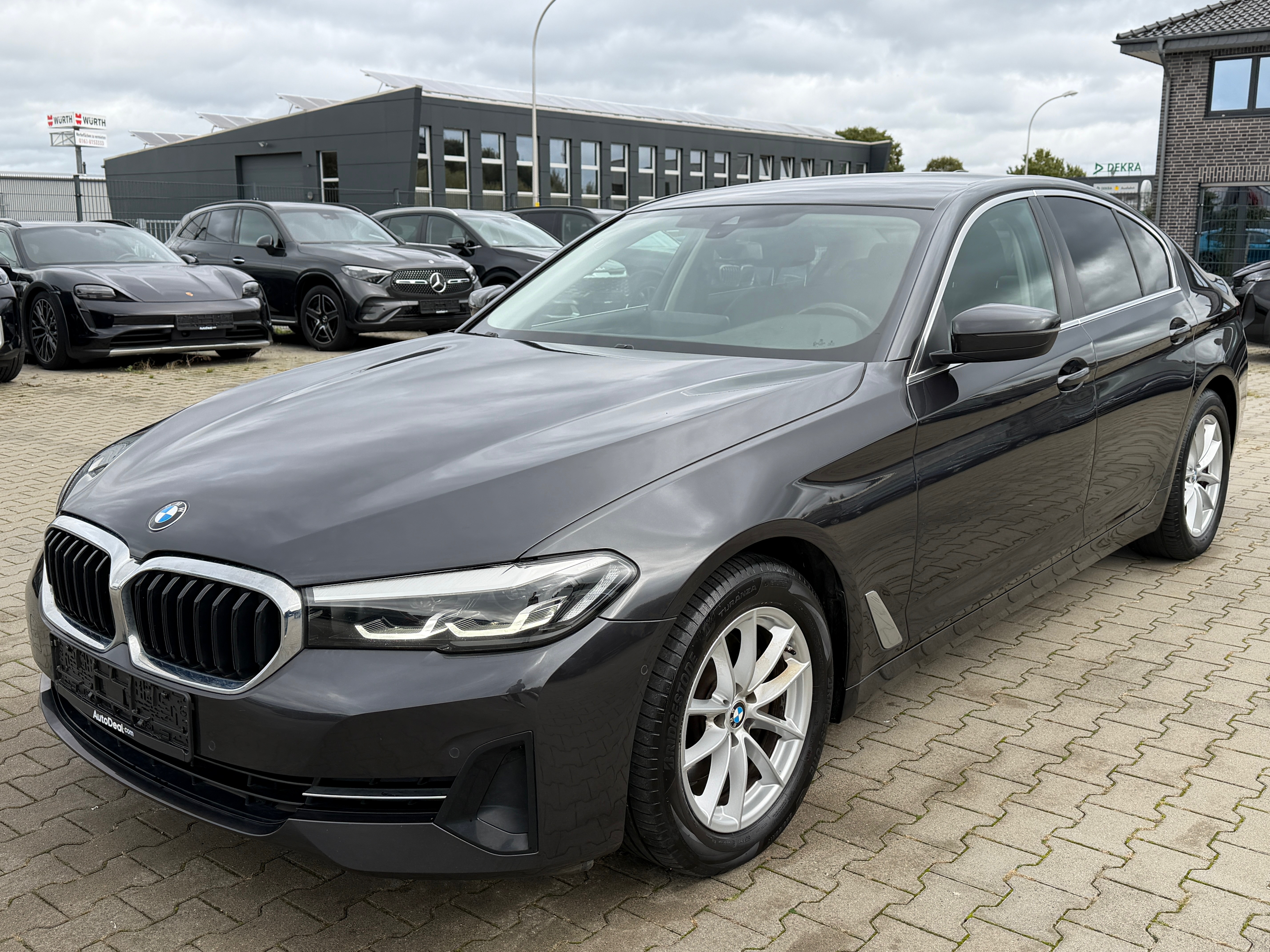 BMW 5 Series 520i Lounge