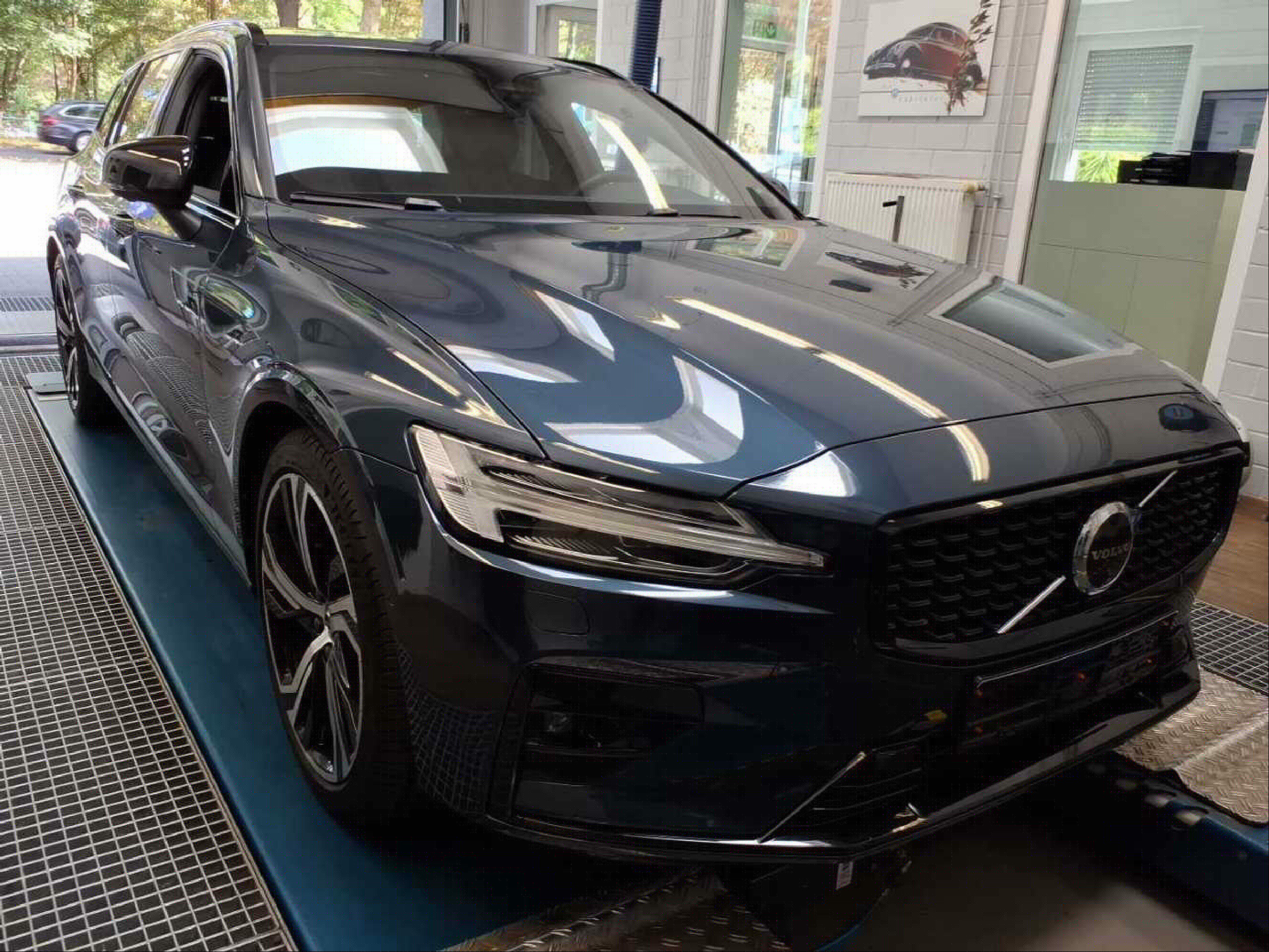 Volvo V60 B4 Plus Dark