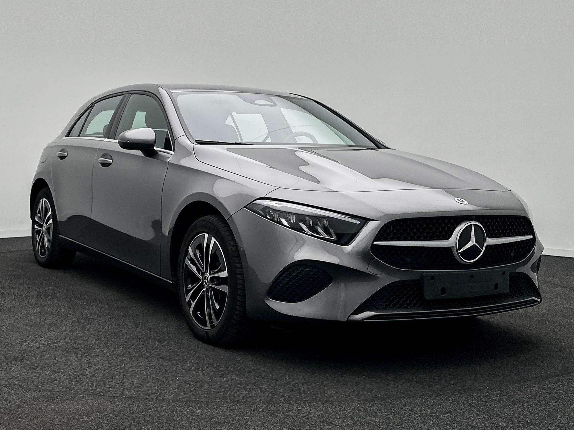 Mercedes-Benz A 250e Business Line