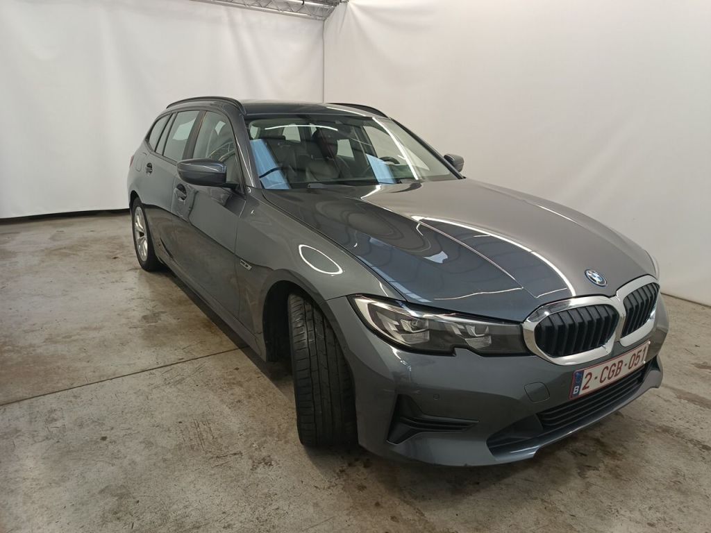 BMW 3 Series Touring 330e