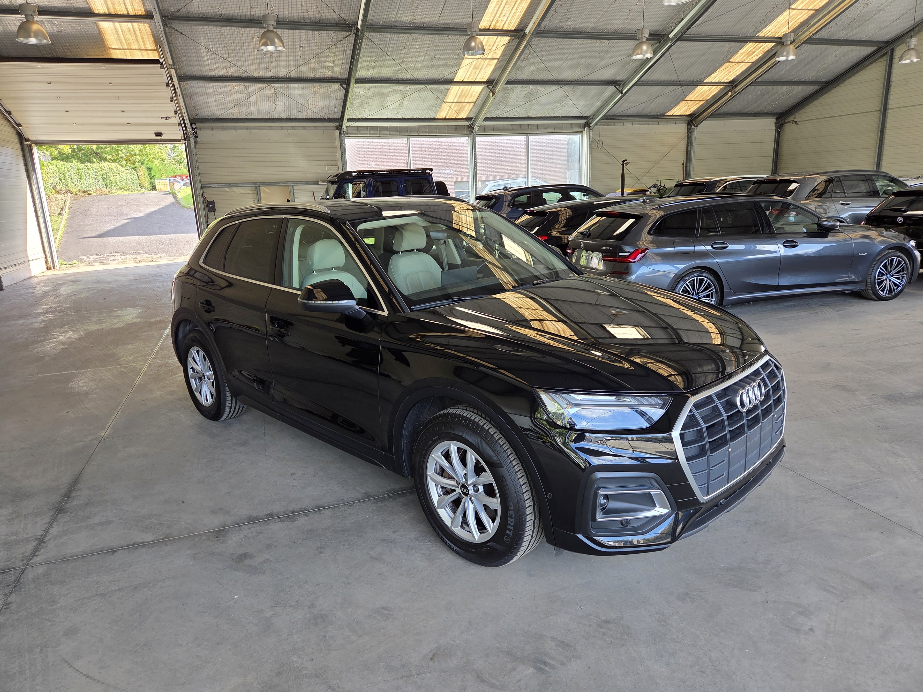 Audi Q5 30 TDI Business