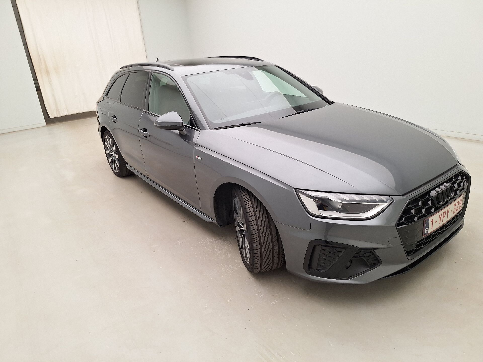 Audi A4 Avant 35 TDI S Line