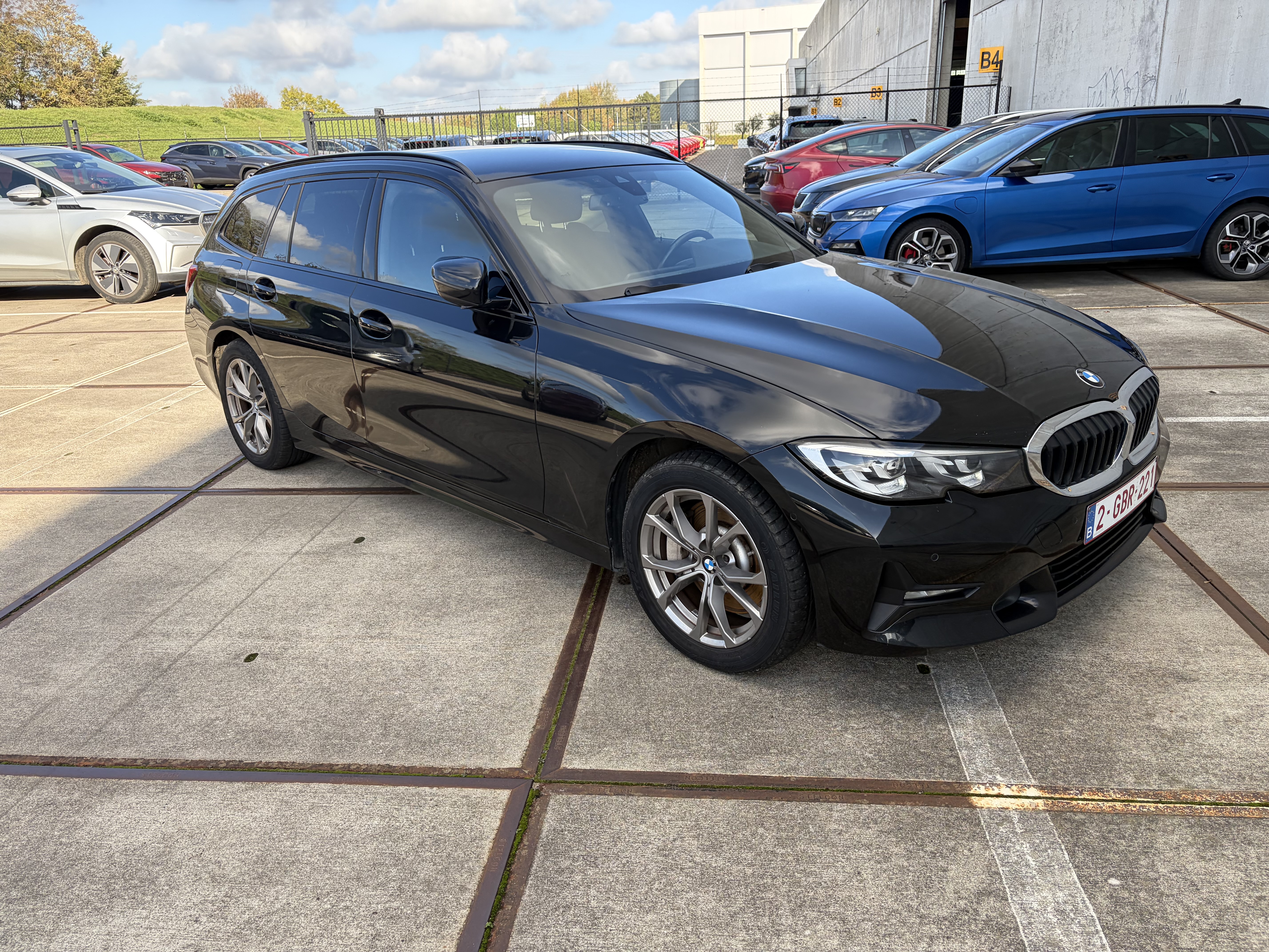 BMW 3 Series Touring 330e Sport