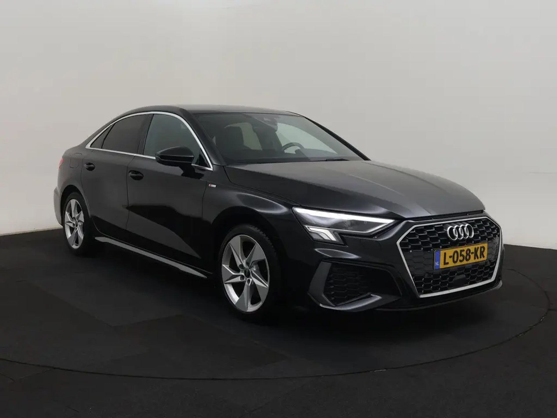 Audi A3 30 Tfsi S Line