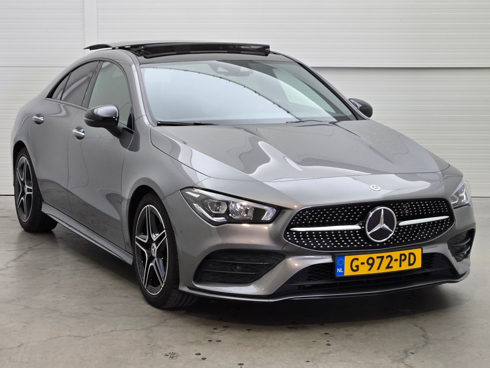 Mercedes-Benz CLA 180 Business Solution AMG