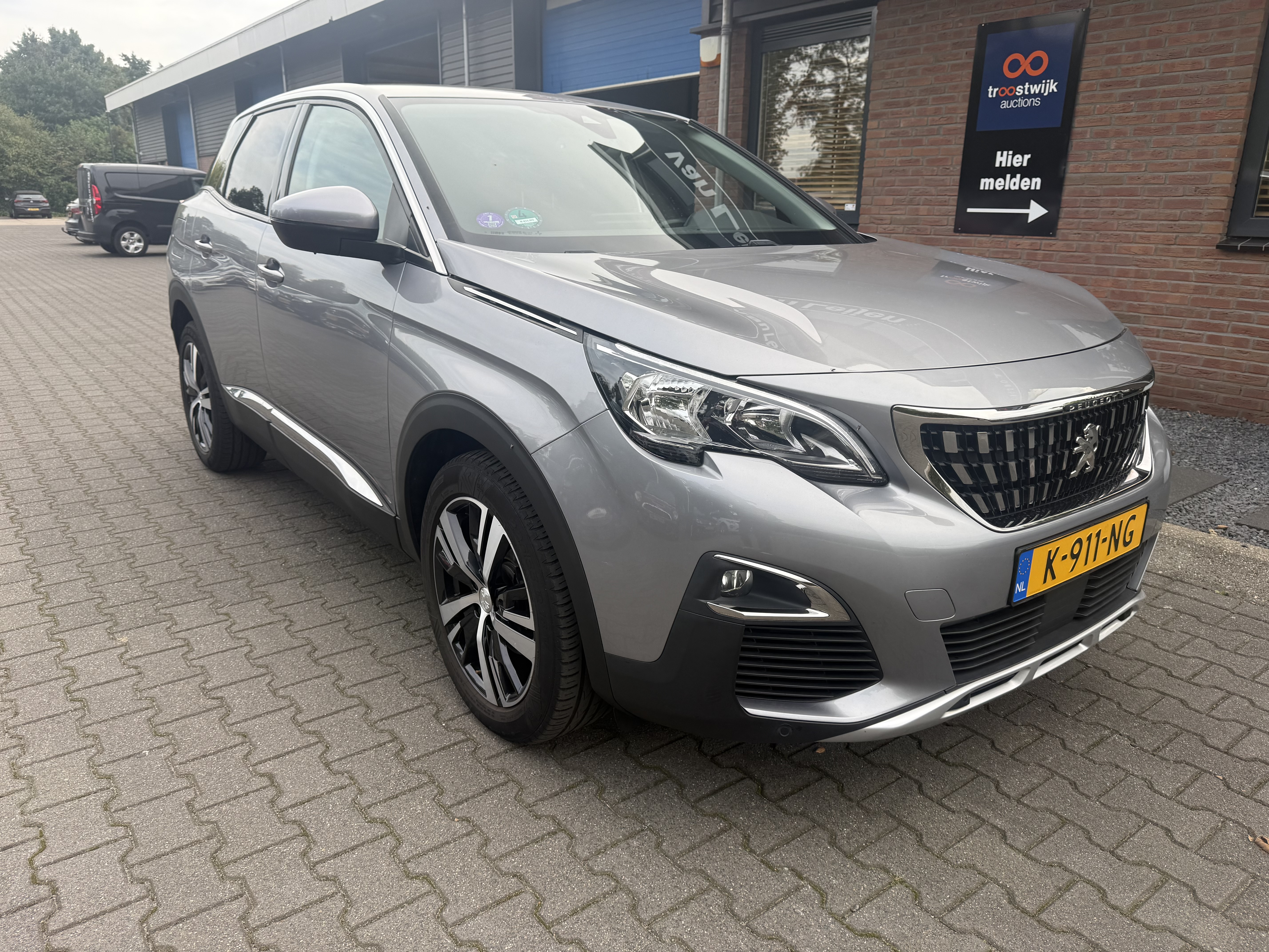 Peugeot 3008 1.2i Premium