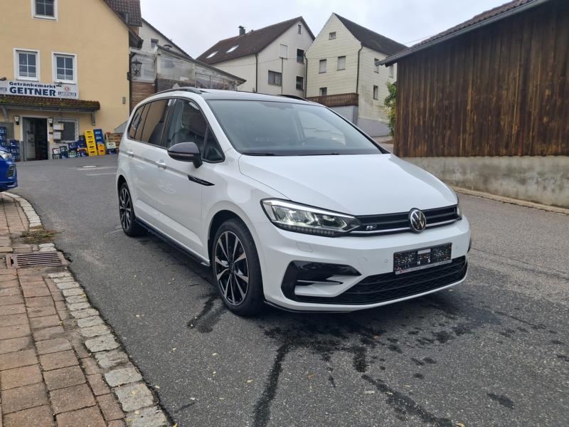Volkswagen Touran 1.5 TSI R-Line