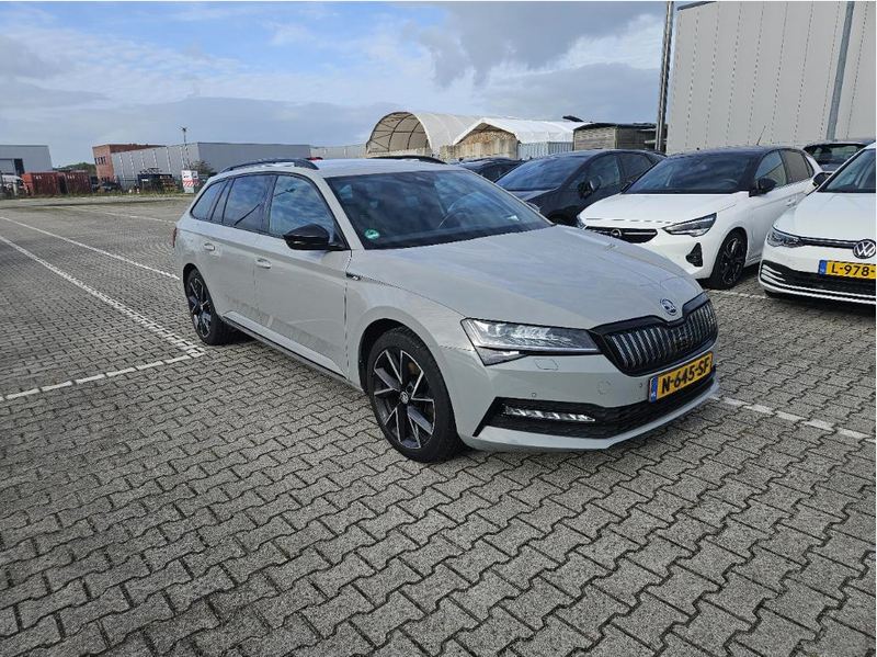 Škoda Superb Combi 1.4 TSI Sportline