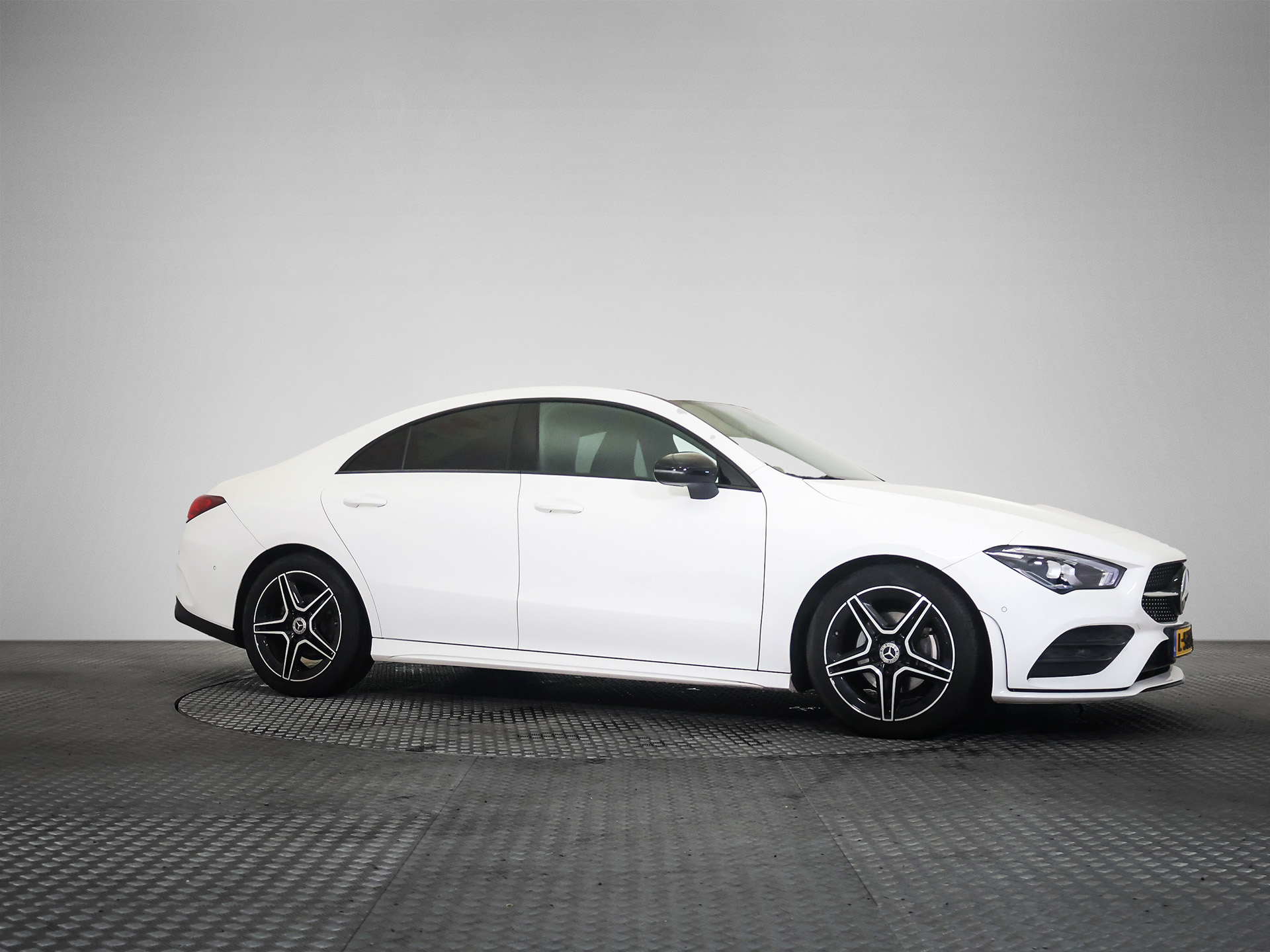 Mercedes-Benz CLA 180 Business Solution AMG