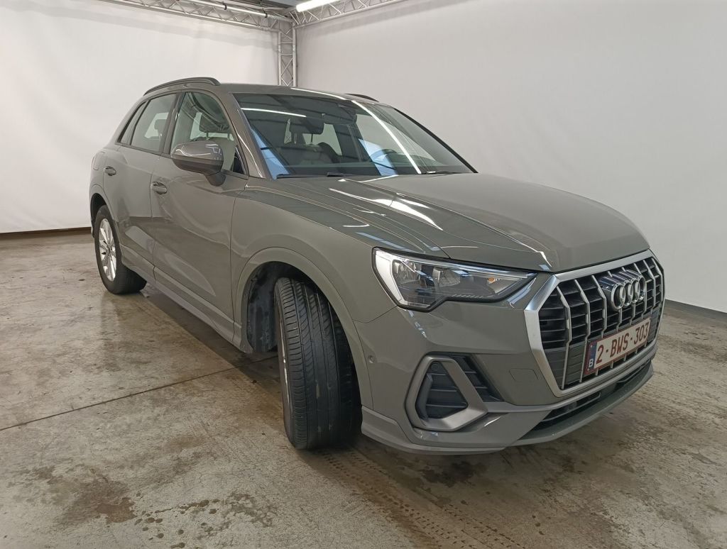 Audi Q3 45 TFSIe S Line