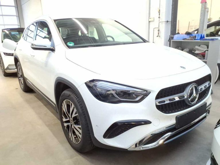 Mercedes-Benz GLA 250e progressive