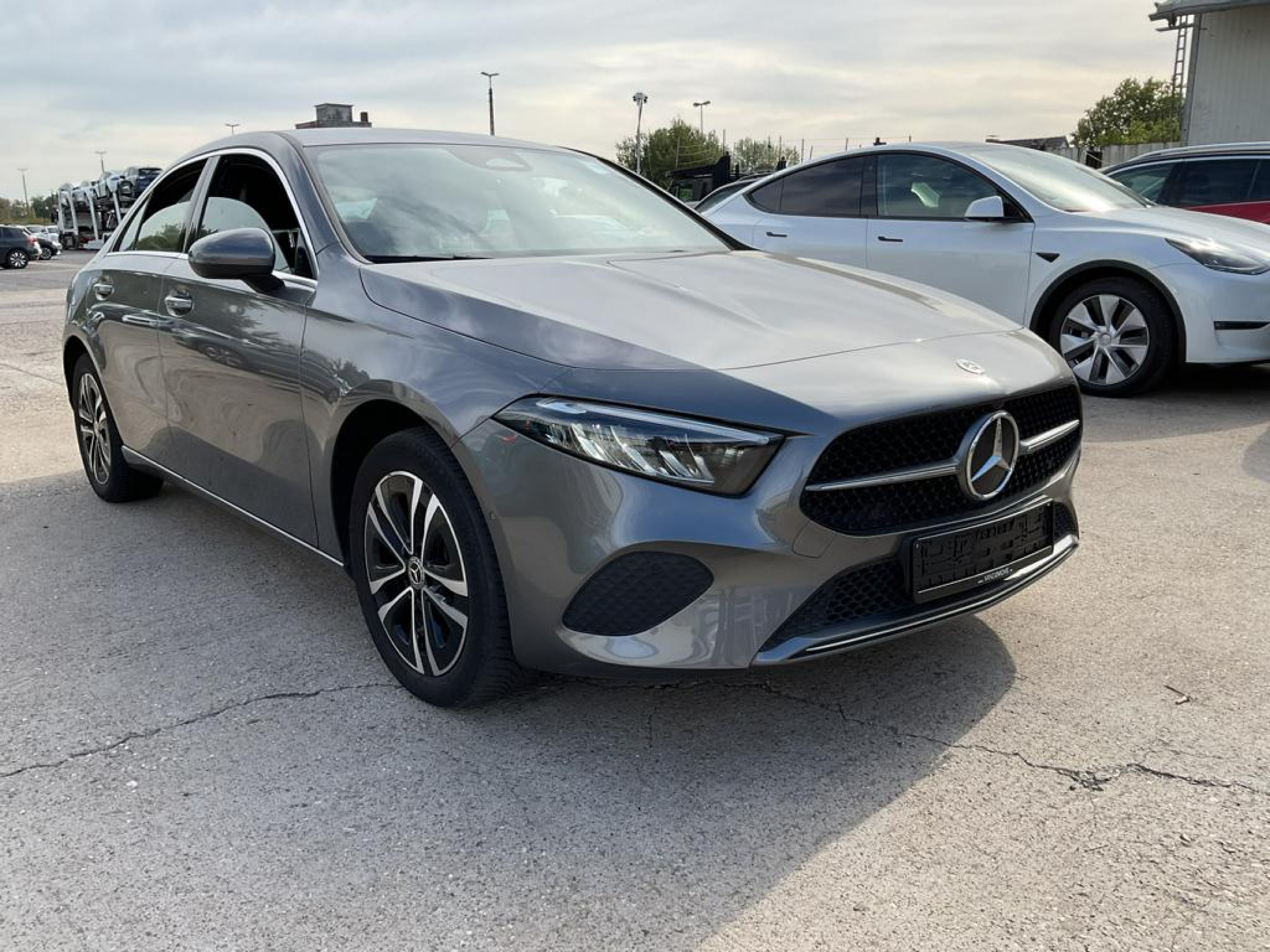 Mercedes-Benz A 250e Business Line
