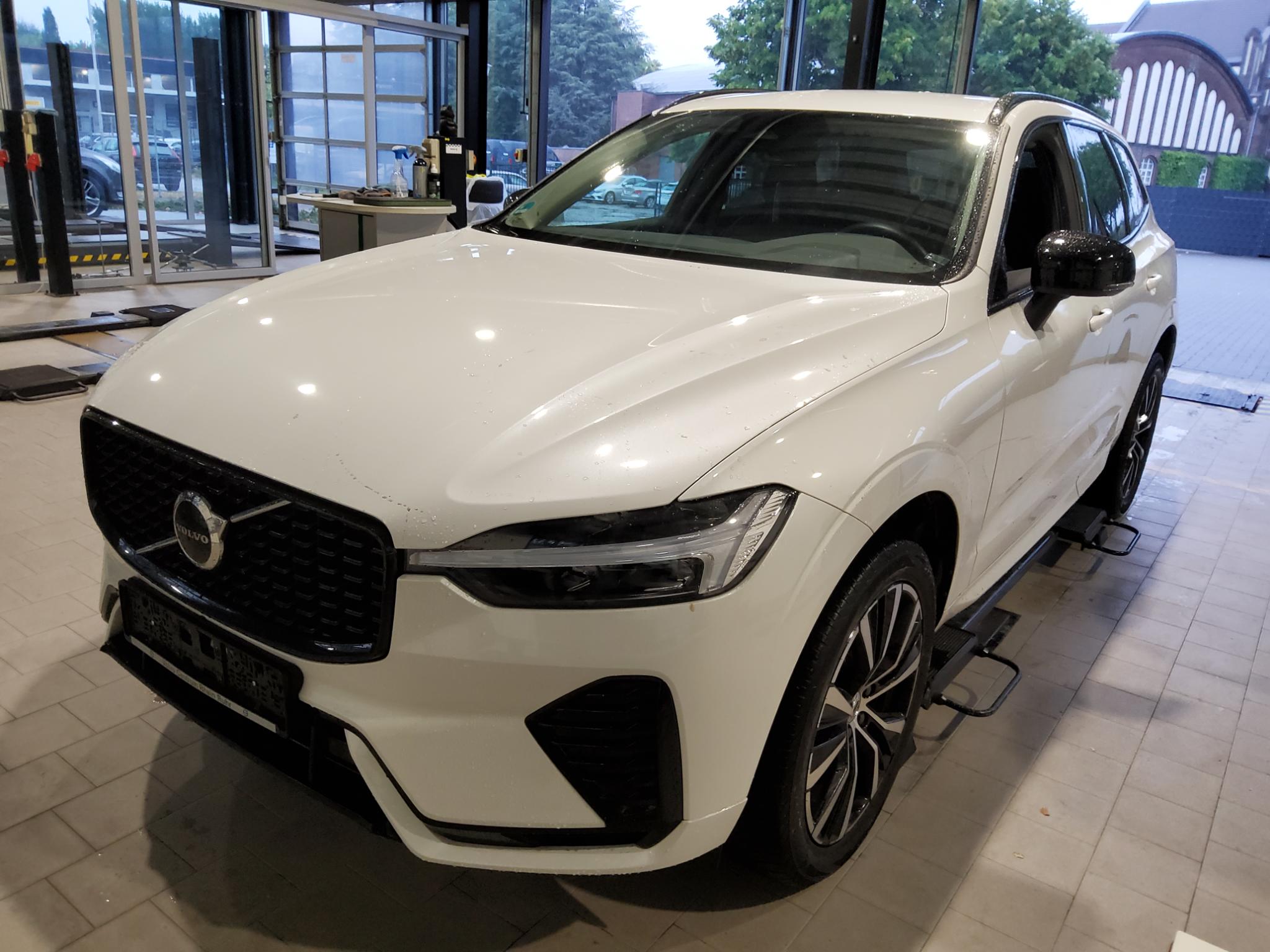 Volvo XC60 B4 Plus Dark
