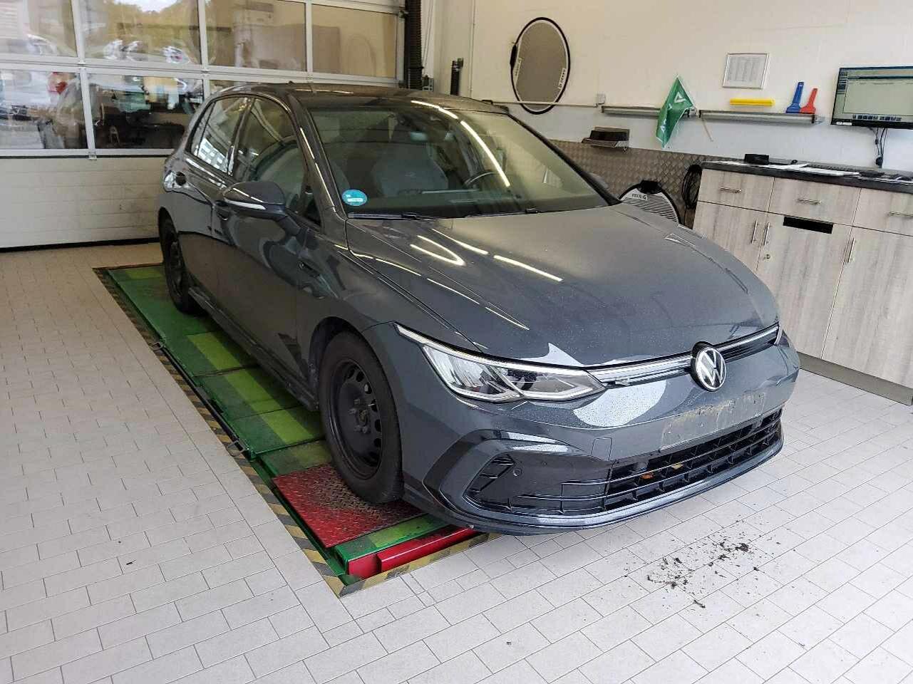 Volkswagen Golf 1.5 TSI R-Line