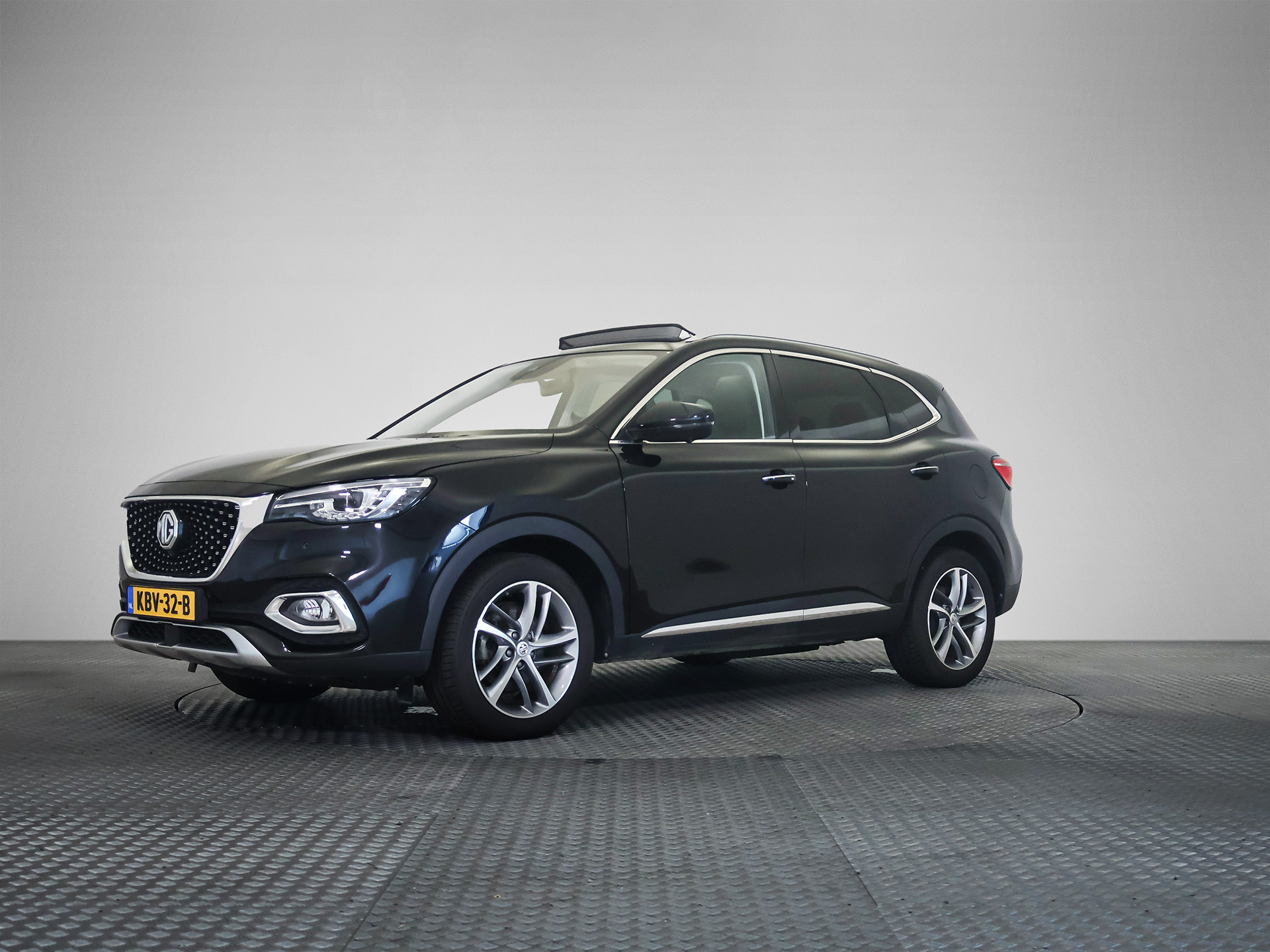 MG EHS 1.5 Luxury