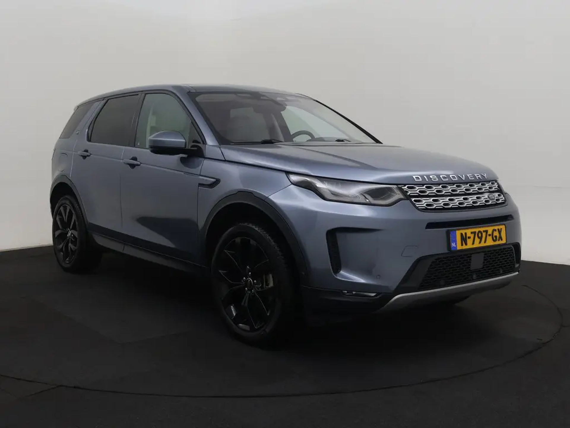 Land Rover Discovery Sport P300e R-Dynamic HSE