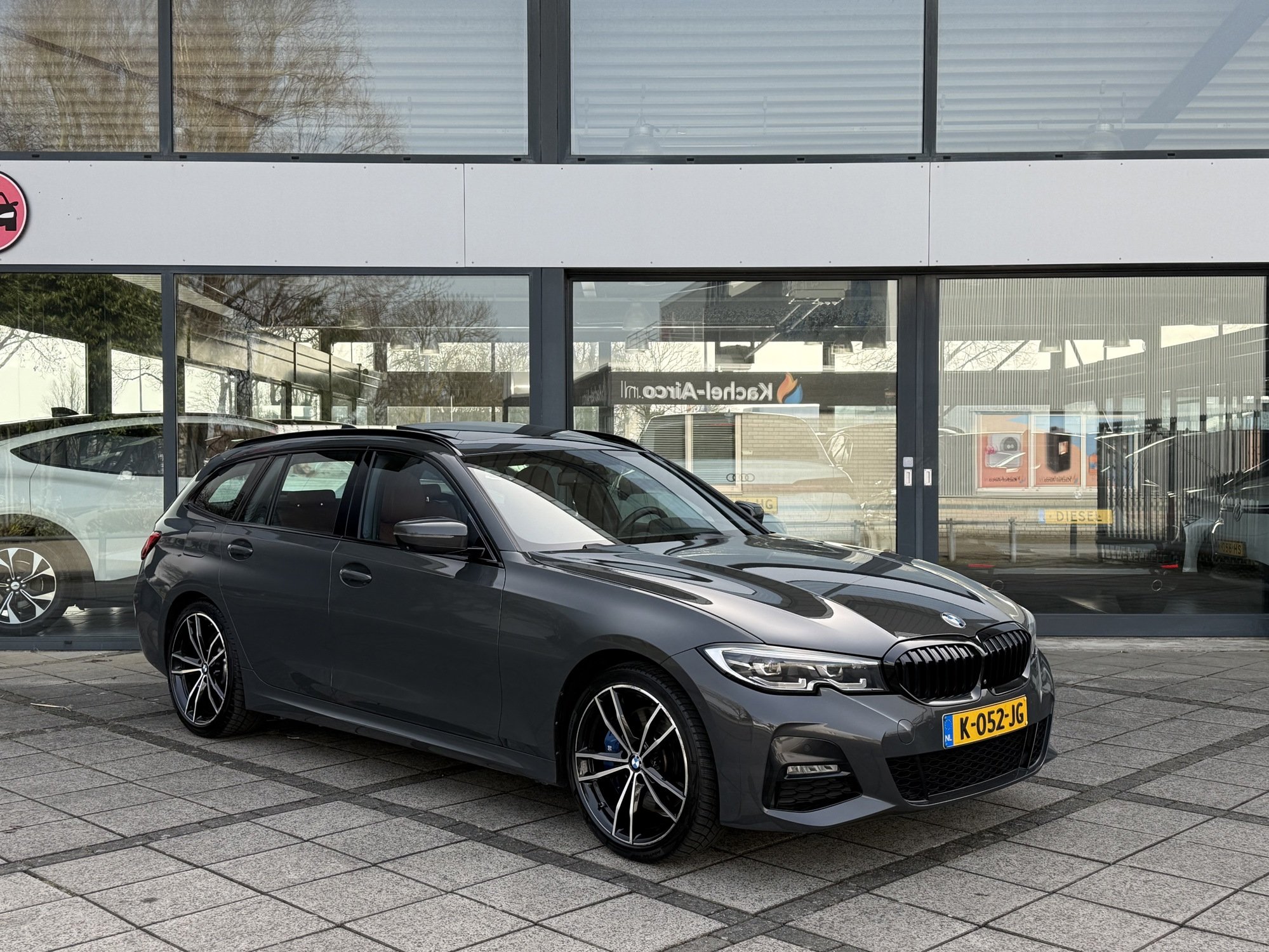 BMW 3 Series Touring 330e High Executive