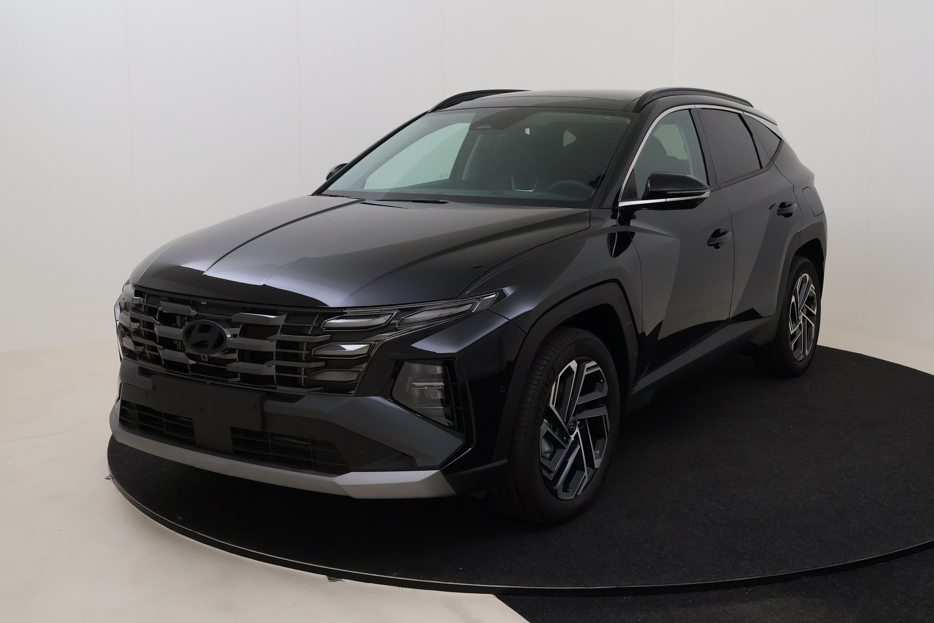 Hyundai Tucson Shine Sensation 1.6 T-GDi HEV 239 hp 6AT 4WD